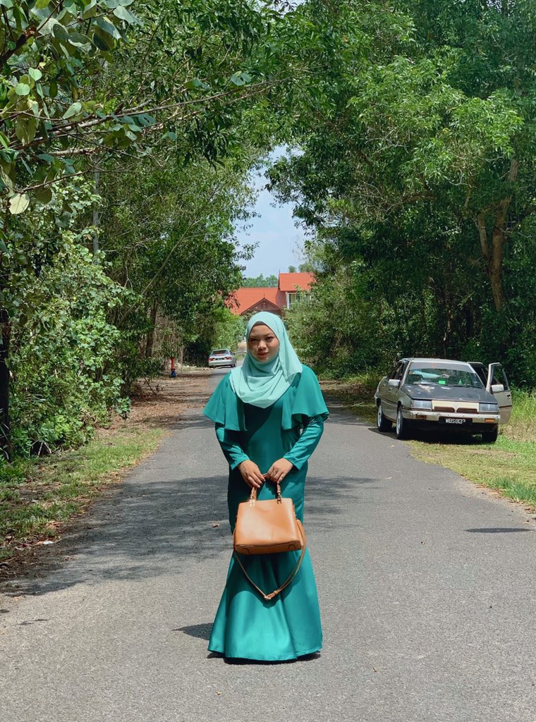 aininabeela's tweet photo. β¨SELAMAT HARI RAYA MAAF ZAHIR & BATIN β¨
β’
Im shoo in love with my baju raya this year π kosong-kosong gais!
β’
#lastrayasingle #teamrayaganu #lebaranday1 https://t.co/wAmuFsjGHq