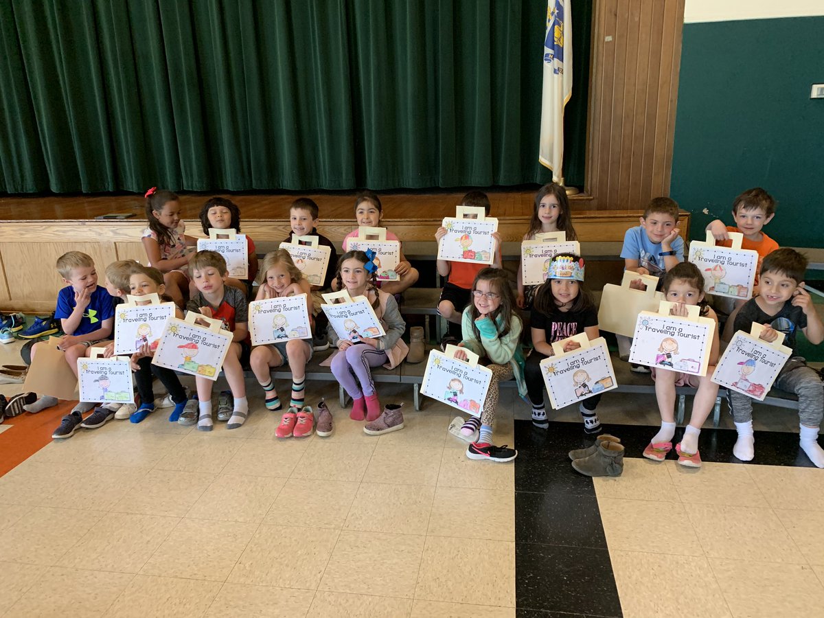 MrsParnellsKSs's tweet photo. Exploring American Symbols on the GIANT North America map. Thank you parent/adult tour guides and 4th grade experts! Amazing engaged social studies in action. #bpschat #bpspineglen https://t.co/KI32cYBatu