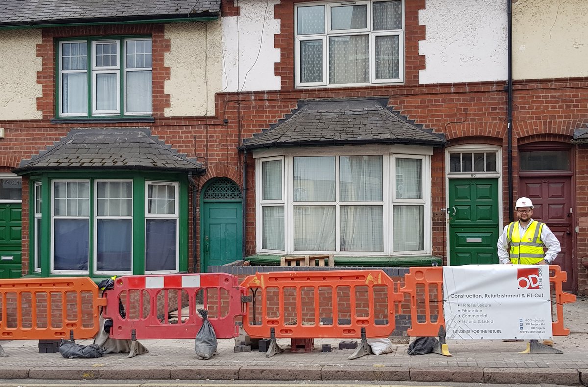 ODProjectsLtd's tweet photo. Work is underway for Leicester City Council and to rebuild and replace 23 garden boundary walls and gates. We also have construction students from Leicester College on site to give them the chance to hone their skills. #construction #odprojectsltd #leicester #walls https://t.co/Dt35N4KhFE