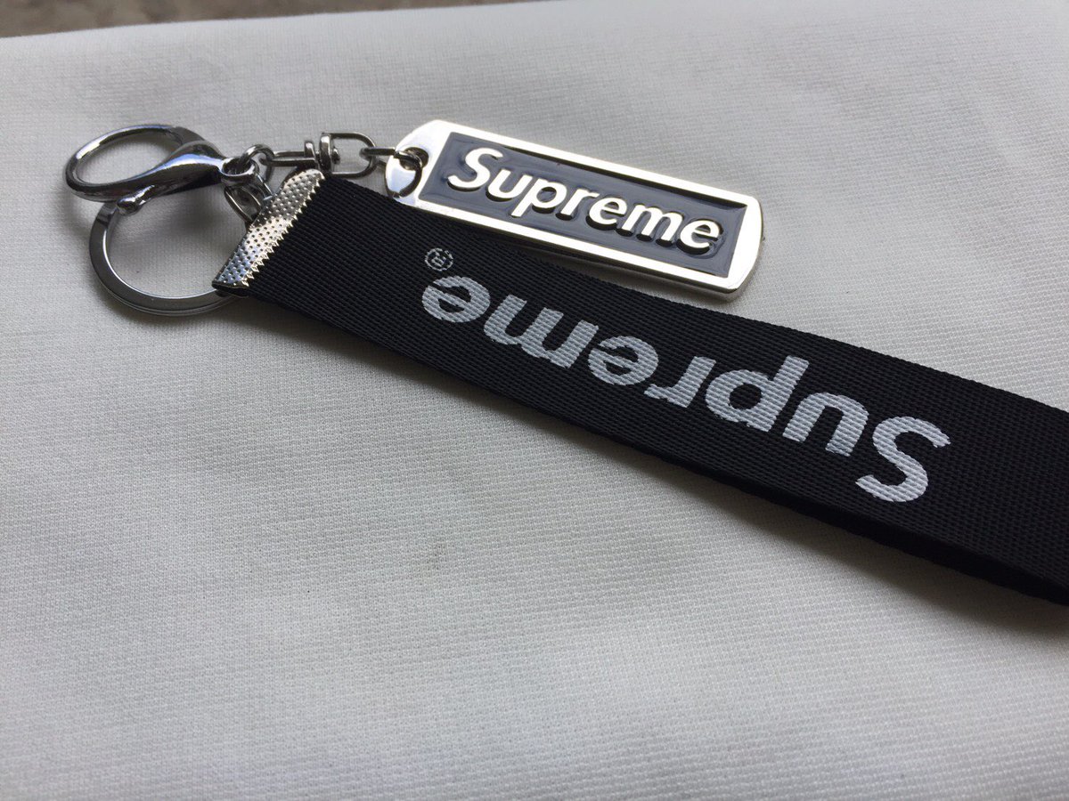 Patchar35225633's tweet photo. มาแล้วๆๆ สินค้าใหม่ค่าา
พวงกุญแจ Supreme❤️❤️
รีบมาตำเลยจ้าาา
ราคา 139฿ แต่❗️ซื้อ 2 อัน 250฿ เท่านั้น
อย่าช้าน้ะ ทักมาโล๊ดดด‼️😁😁
#สนใจทักแชทหรือแอดไลน์เลย‼️
ID:pm1809
ID:panassaya12 #พวงคุนแจSupreme #พวงคุนเเจเท่ๆ #Supreme #พร้อมส่ง  #แคปชั่นรักแฟน #ใช้จริงรีวิวจริง https://t.co/iMbSzEAVvQ