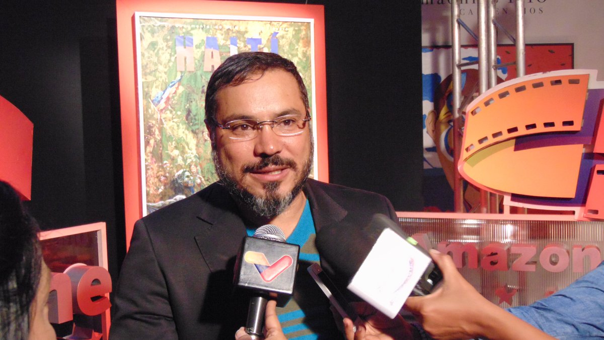 villadelcine's tweet photo. Al preestreno asistió el Ministro del poder Popular para la Cultura @VillegasPoljak, el presidente de nuestra casa productora cinematográfica, Jorge Antonio Gómez  y demás personalidades. https://t.co/w21JvQFeMz
