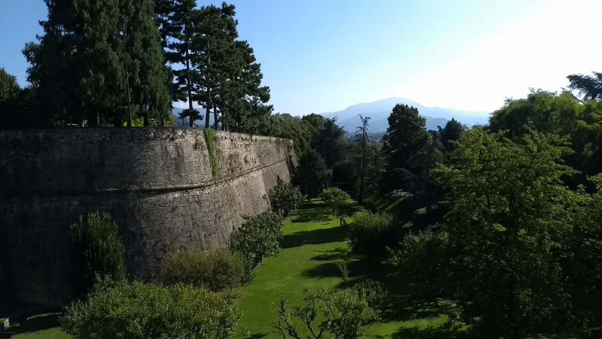 BaseEurope's tweet image. Our @_igenius briefing is designed to give entrepreneurs and business leaders an overview of the suitability of #Bergamo as a place for #DoingBusiness. It's relevant for all #businesses interested in locating in the #Italian city. baseeurope.org/bergamo-busine… #SMEs #Export #Trade #EU