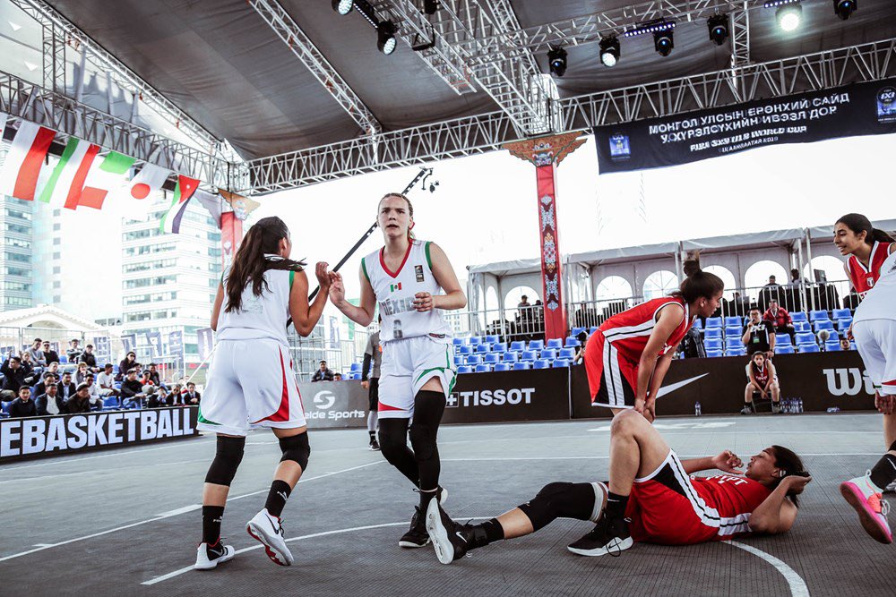 solobasket_mx's tweet photo. ¡A CUARTOS DE FINAL! 😤😎

Tras vencer 22-13 a Egipto 🇪🇬 y 13-9 a Sri Lanka 🇱🇰, las #4Guerreras se meten a los Cuartos de Final del #FIBAWC3X3U18 que se jugará este viernes 7 de Junio. https://t.co/rnTPC48uSQ