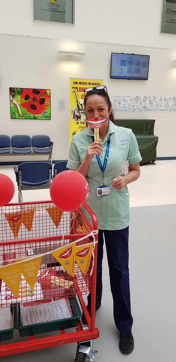ManchesterREH's tweet photo. Another stop on the #LearningBus and this time we were in our #Outpatients department for more #MySmileySelfie.
#NationalSmileMonth #SmileMonth
#NHS #GreaterManchester #Manchester https://t.co/EIVaLv2BFg