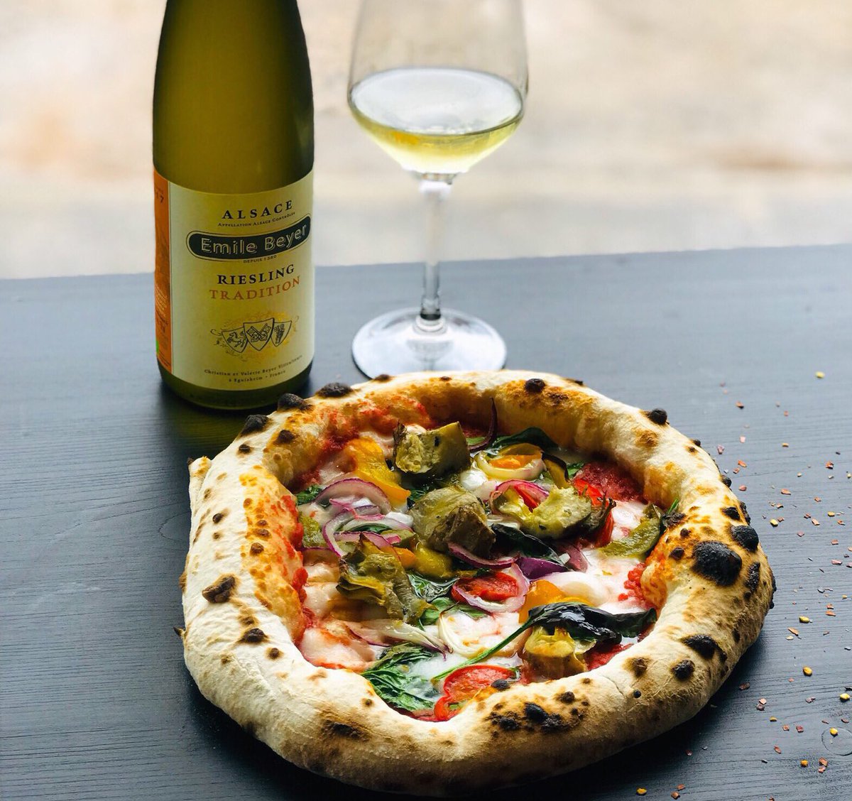 Our signature vegan ‘From the Garden’ pizza with a delicious vegan Riesling. Who knew vegan could look and taste so good? #my800pizza