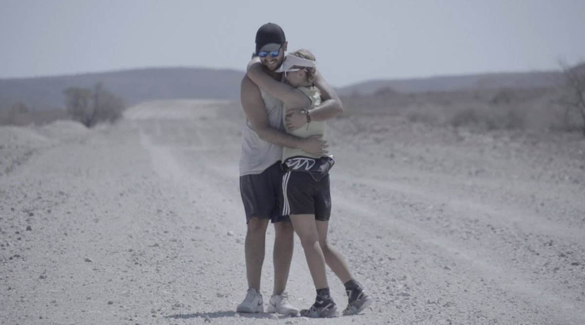 bikiniburka's tweet photo. Ella es Sonia Macías (@pdesierto) "La Princesa del desierto" la única persona capaz de correr 1.000kms en 20 días para demostrar la fortaleza de  la mujer. La vemos junto a @alvarocuadrado en Namibia desafiando imposibles. Ahora es una de nuestras redactoras! Gracias Sonia! https://t.co/bAvRgiL2FE