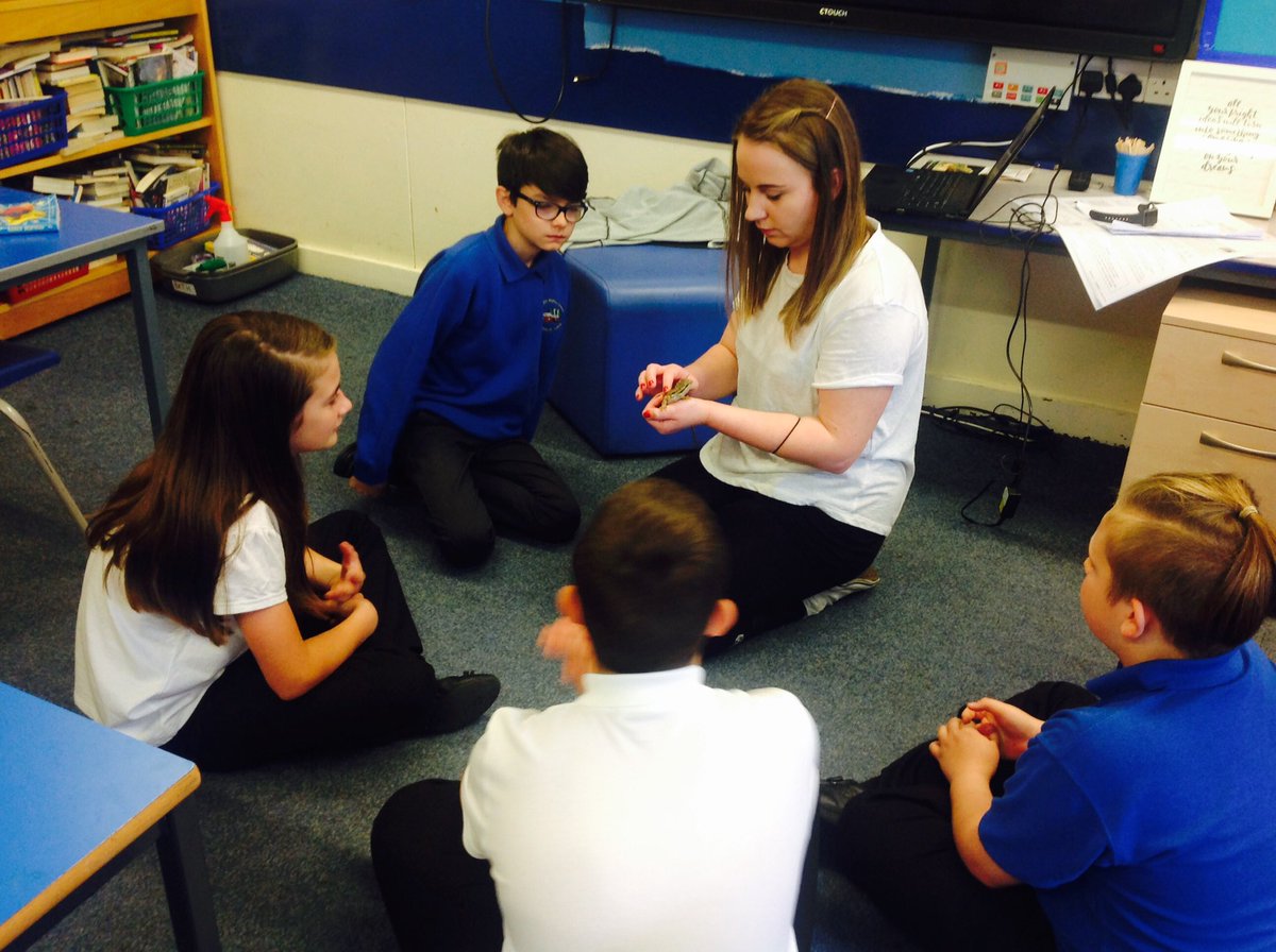 Meet our class pet, a baby bearded dragon 🐉 the children have taken so much responsibility for him already <a href="/KellingtonSch/">Kellington Primary</a>