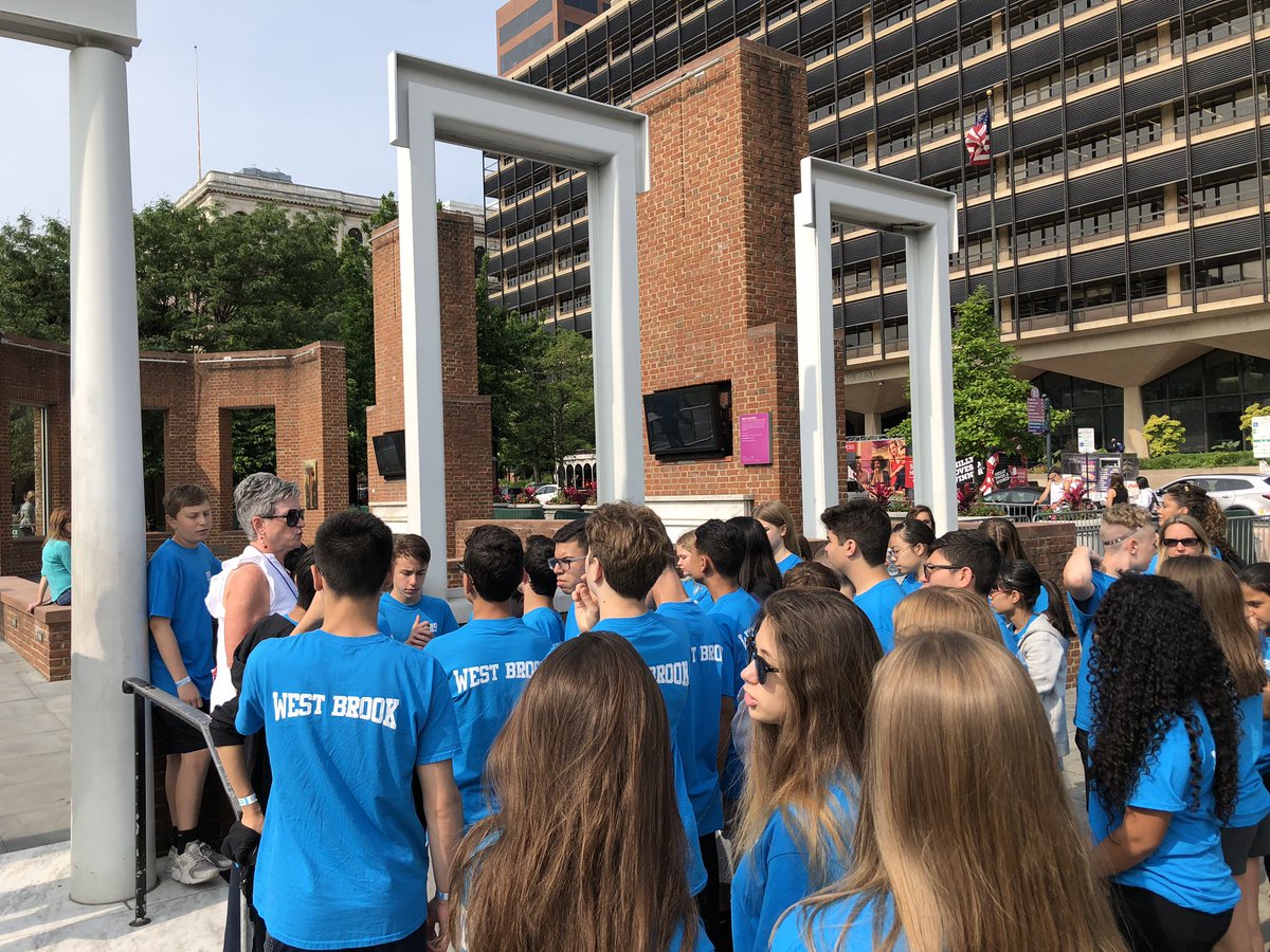 mrs_vanvleet_wb's tweet image. First stop for Bus #1 - The Liberty Bell! 🔔 #philly #8thgradetrip @WestBrook_Param