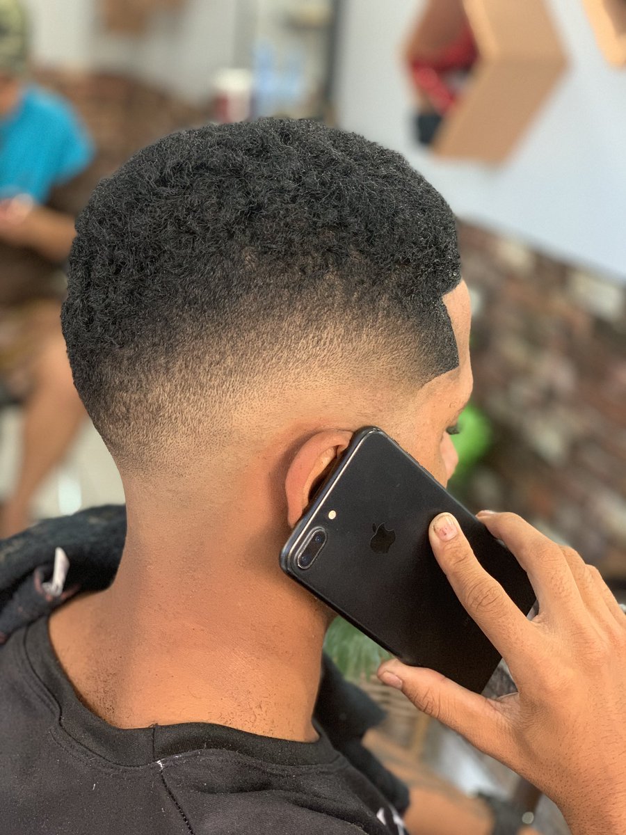 barbearia2Irmao's tweet photo. ℱoco, 💈
ℱorça, ✂️ 
ℱé, 📏 https://t.co/UEc6hJbJ8D