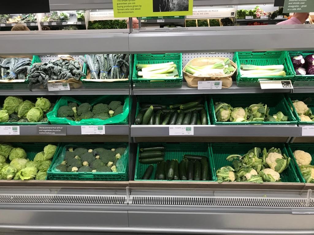 HughFW's tweet image. Doesn’t it look just great when the #plastic is taken away! Who would like this to be something that all supermarkets do? 
#WarOnWaste #OnePlasticFreeDay #WorldEnvironmentDay
