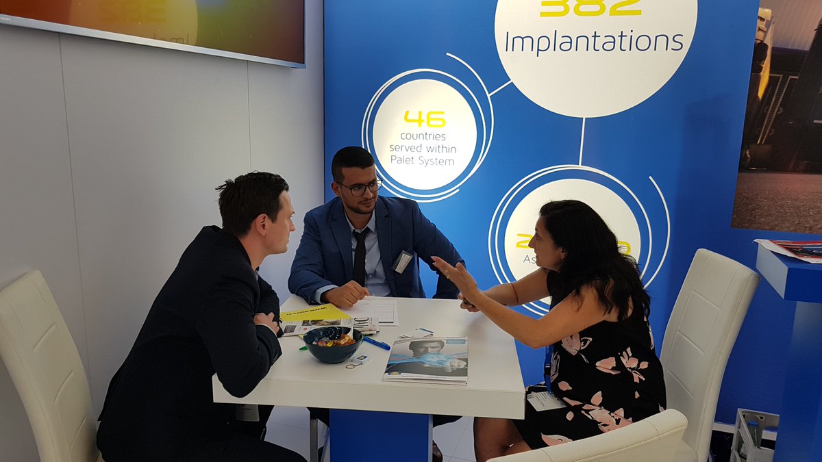 MAR_Berlin's tweet photo. Ob mit Journalisten, Kunden oder Branchenexperten - bisher gab es viele spannende Gespräche auf der #transportlogistic2019. Und es geht munter weiter 😉 #Tagzwei @transport_messe @AstreTL https://t.co/4aUuawuxX9