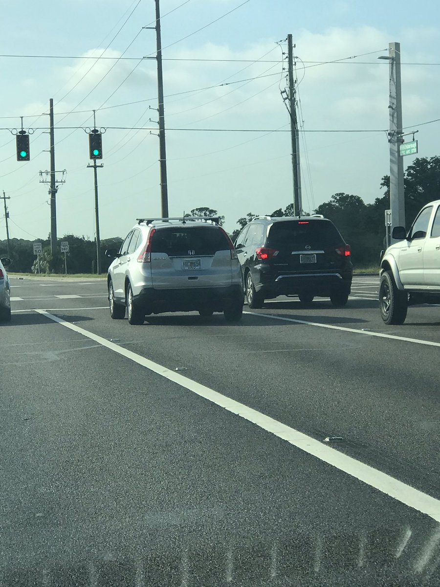 JillianTV's tweet photo. Don’t be this jerk. Honking because I made a complete stop and didn’t go when he wanted. Then, flicking me off. This is 2nd time he’s done this to me at the same intersection. He’s a real man 🙄🙄🙄🙄 #Oldsmar #terribledriver #rude https://t.co/Nd8zlwh1Hv