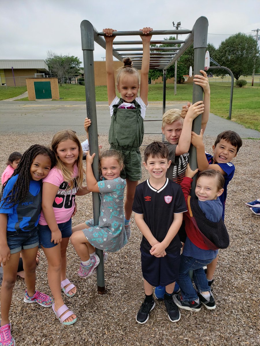 RobertsRascals's tweet photo. WOW! Check out how many of us could complete the Monkey Bars! Well done to Carrington, Riley, Lavinia, Lainey, Tyler, Conner, Christopher and Julian! 🏆🏆🏆

It must have been all our work with the @_thedailymile that helped us build the stamina! 

#howiparticipate @participate https://t.co/A6Vp23LPRt