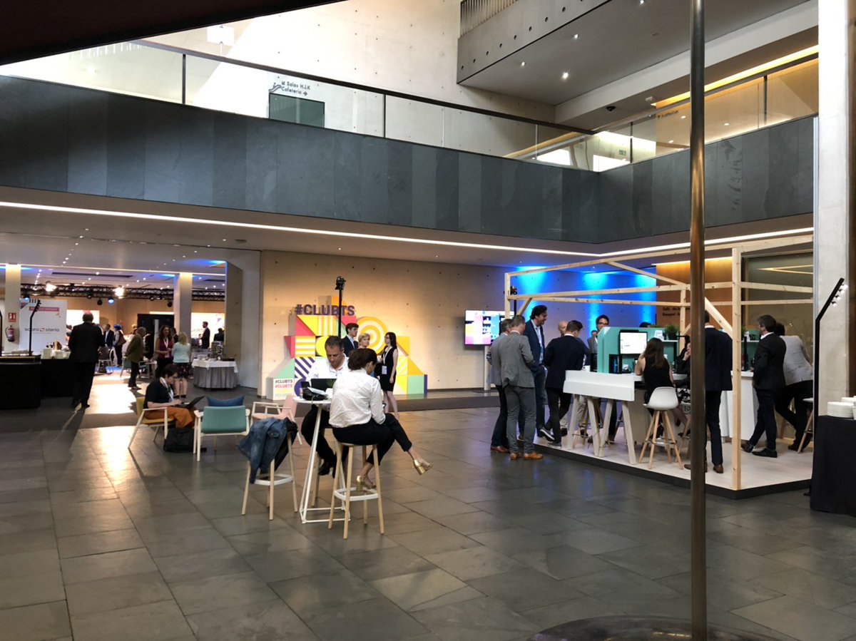 xoslearning's tweet photo. Aujourd'hui encore, des échanges très intéressants sur les innovations #RH et #elearning lors du #CLUBTS de @Talentsoft à Barcelone ! https://t.co/e26rdS85Kk