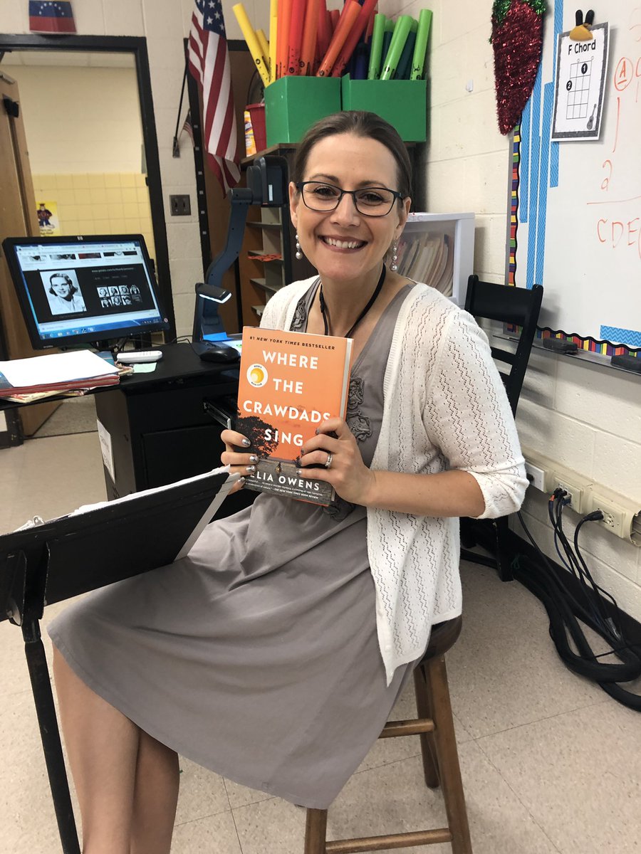 kathrynadrake's tweet photo. Our teacher-selected FOR FUN books have arrived! We gift teachers a book they want in celebration of our year. We are ALL readers... Living our reading lives @ghapspeach #rolemodels #read365 @ghschools https://t.co/rxF6yULHcw
