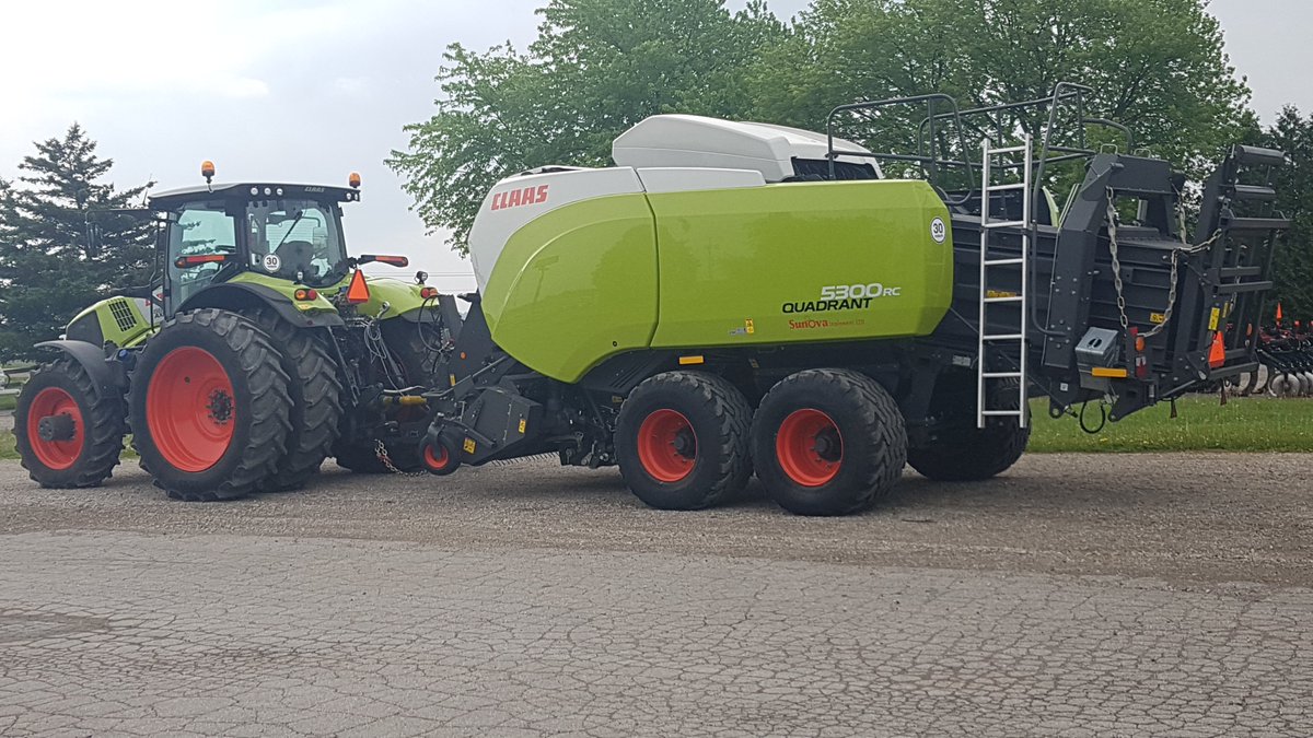 SunovaImplement's tweet photo. Getting ready to deliver our first Claas Quadrant 5300 large square baler. This thing is a machine. #claasquadrant5300 #Claasaxion880 @CLAAS_America https://t.co/yafHiXmRt1