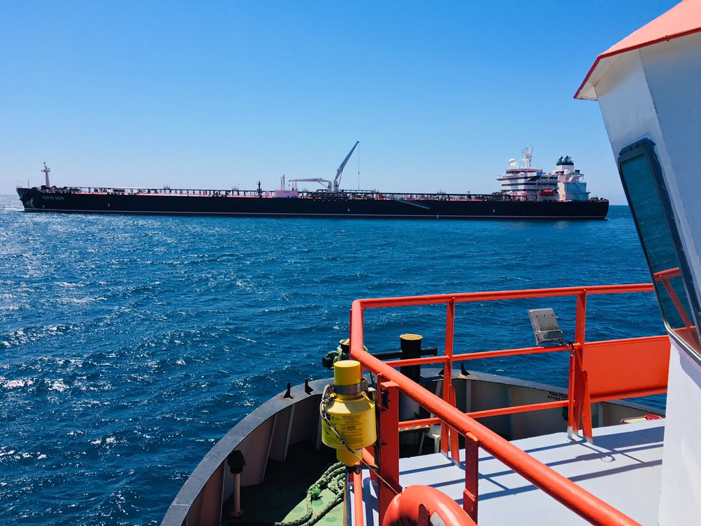 WanjaTh's tweet photo. Servicio al petrolero “Monte Ulia” 🇵🇹 (274m x 48m) 
Realizando sus pruebas de mar, recién salido del astillero de @NavantiaOficial en Cádiz. 
#Buenaproa https://t.co/vXgMhd6FHJ