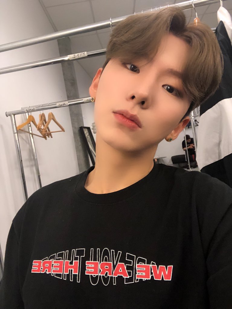 OfficialMONSTAX's tweet photo. [#기현] 오늘 쫌 잘생겼는데 진짜 오늘은 카메라가 못담았다 #기현이조심 https://t.co/6sWGbdlItv