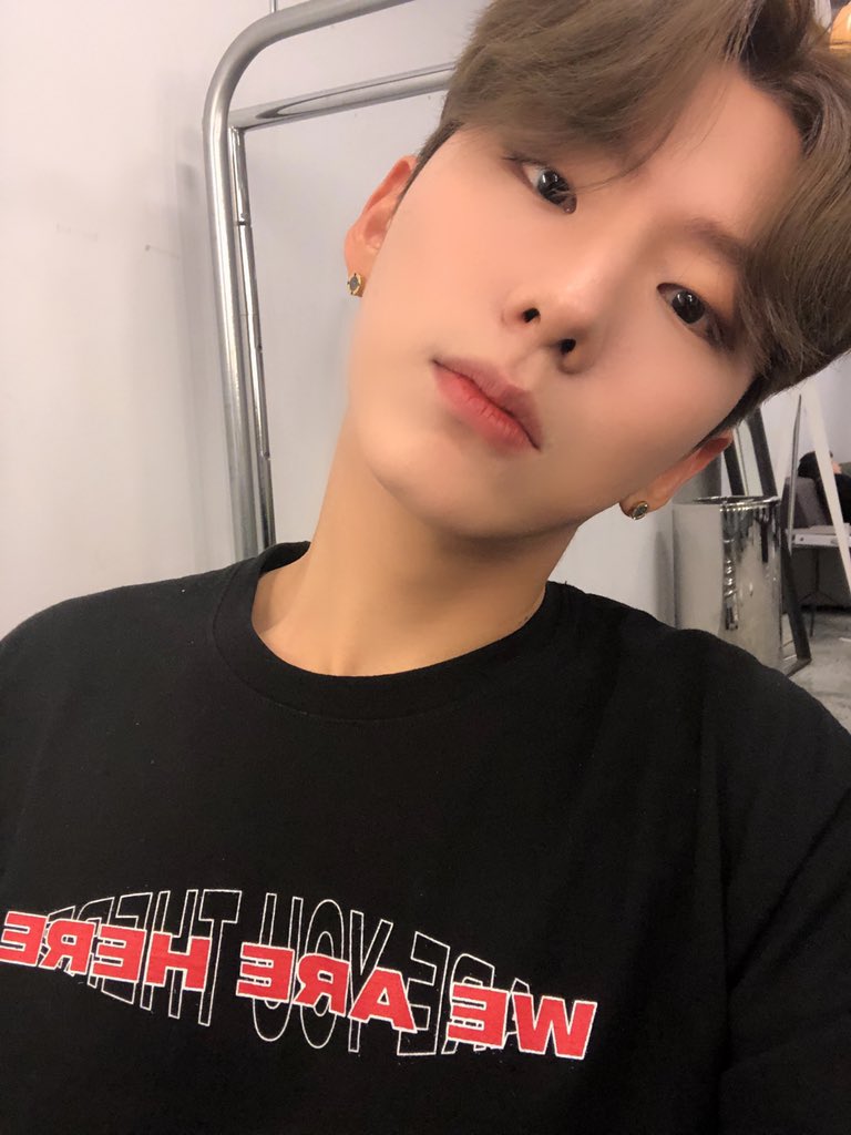 OfficialMONSTAX's tweet photo. [#기현] 오늘 쫌 잘생겼는데 진짜 오늘은 카메라가 못담았다 #기현이조심 https://t.co/6sWGbdlItv