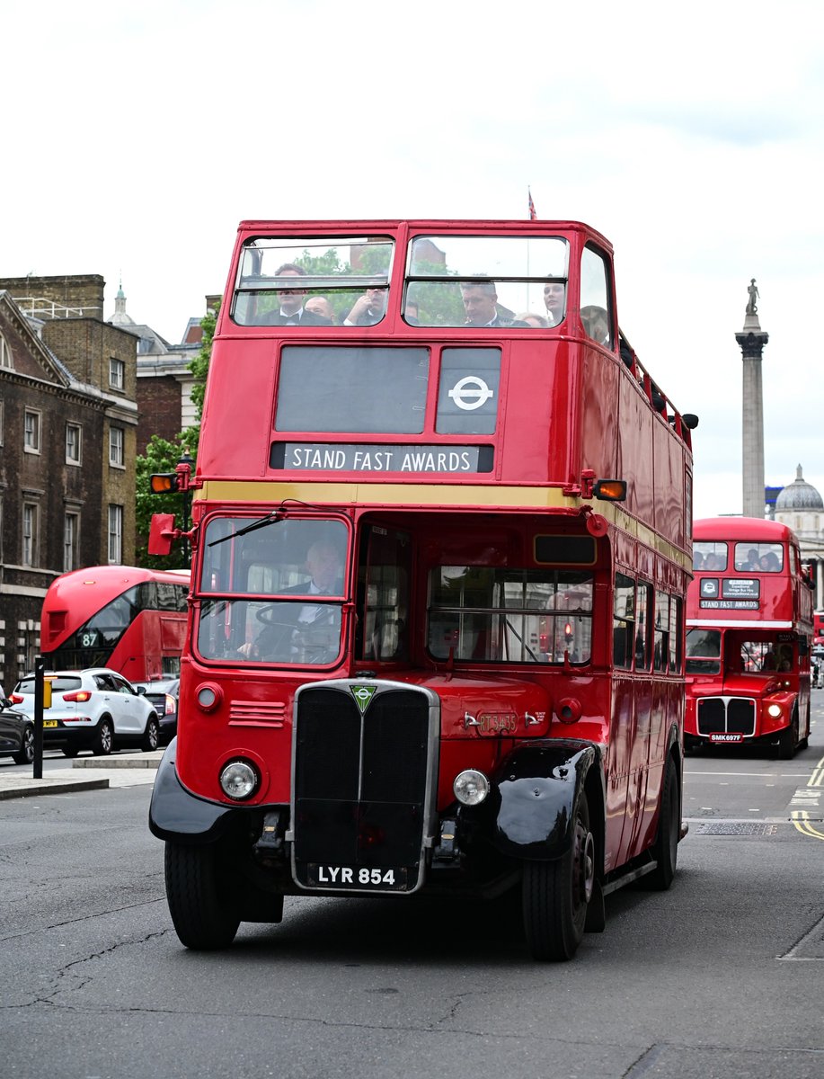 EventSolutionUK's tweet image. #TBT (to last Thursday in fact) and this incredible #AwardsDinner @HRP_Events #BanquettingHouse, complete with bespoke faux tree bar centre!