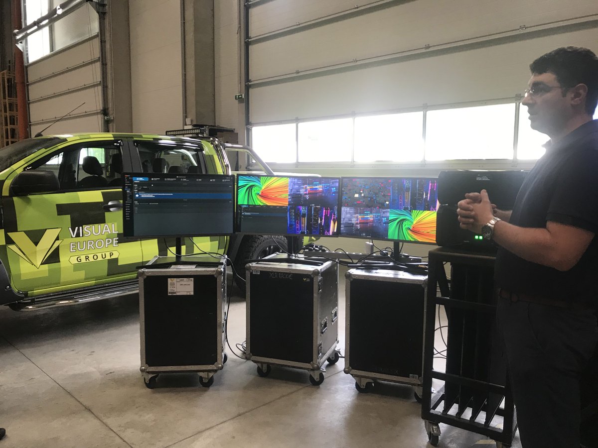 visualeurope's tweet photo. Today we received a special guest to introduce a tool! ☝️😮 Thank you @analogway for giving us the opportunity to introduce us to the brand new Aquilon range! Thank you so much! 🙏☝️👏 #presentation #work #brandnew #looksocool #technical #vegroup #fordranger https://t.co/0Gter8Q5YH