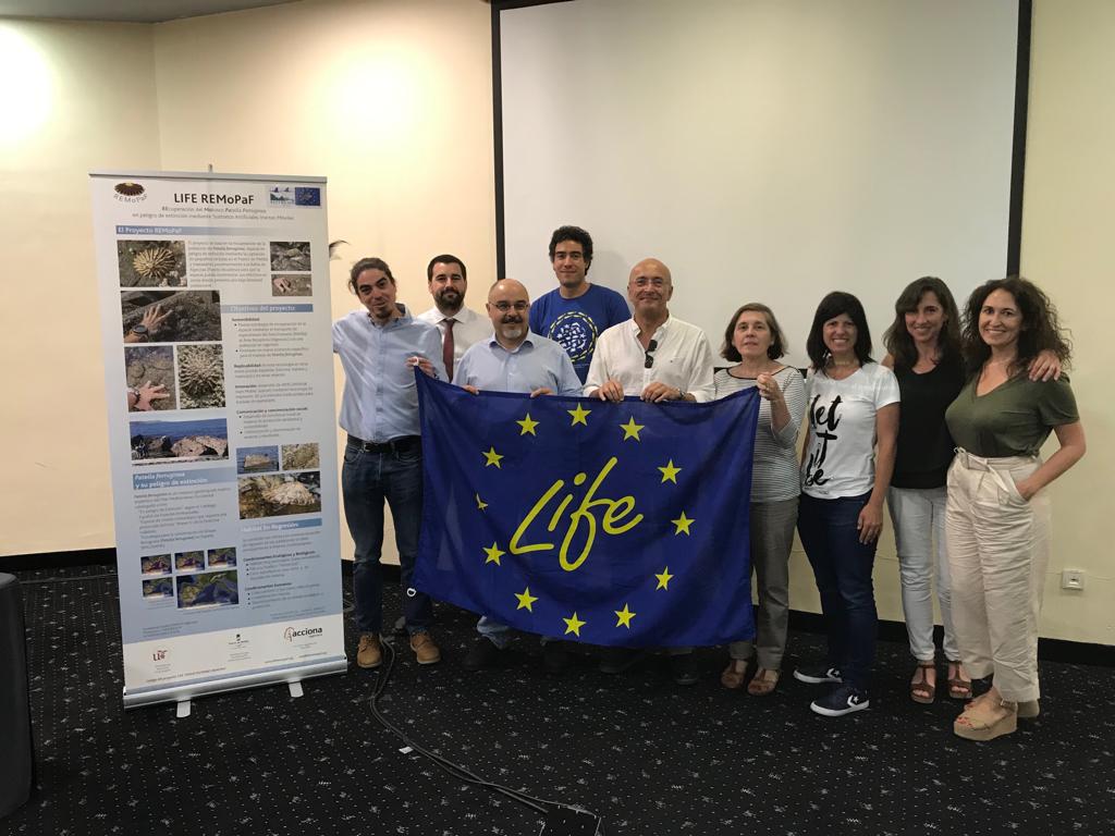 liferemopaf's tweet photo. @liferemopaf recibe la 3° visita de seguimiento de @EU_EASME en #lalinea de  dentro del @LIFEprogramme para la recuperación del molusco en #peligro de #extincion  #Patella #ferruginea. @ACCIONA @unisevilla @puertodemelilla @PuertoAlgeciras https://t.co/xYakz4m97b