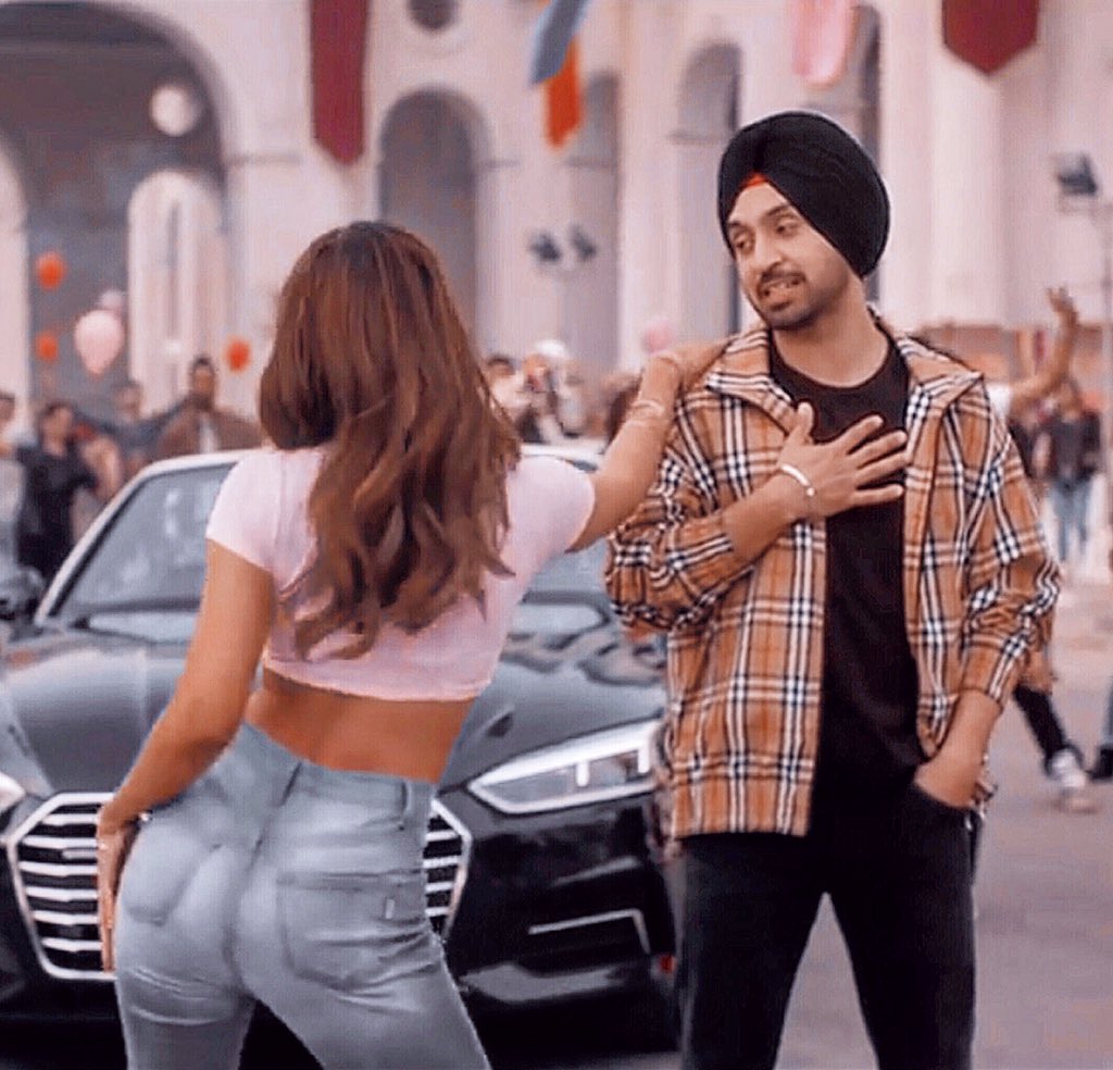 Surjits13137586's tweet photo. #Figure teri #tanni payi
#Ni koyi #Diljit na #gaana kar #lai
Ni #model bani #payi
Ni #lagda mix #kari ae #rab ne
#Haaye Aish #Kareena ni
Ni #lakk tere #patle vaste #badiyan
#Tommy diyan #jeanโan ni https://t.co/G6JucfW8ta