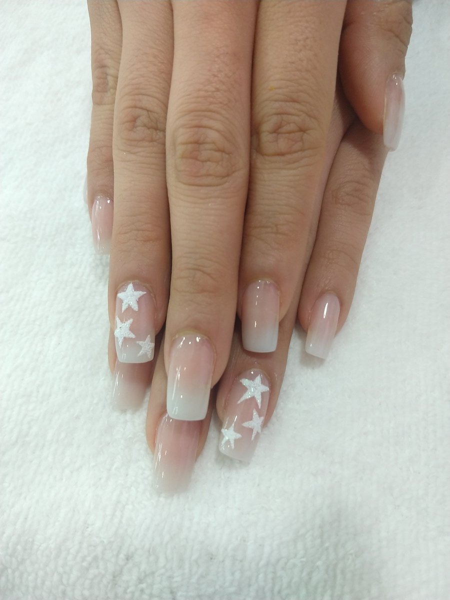 xxkero's tweet photo. #BabyBoomer #SugarEffect
#CreamyWhite #PetalRose #OrganicNails
#ByKero 🖤💅🏿 🙌 https://t.co/9Nt8xR4xjV