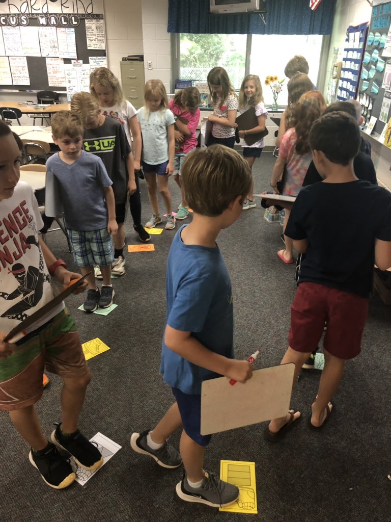 Musical “step it out” fractions! <a href="/krbiles/">Kevin Biles</a> @Stepinto2nd #magicofmath <a href="/PleasantUnionYR/">Pleasant Union Elem</a>
