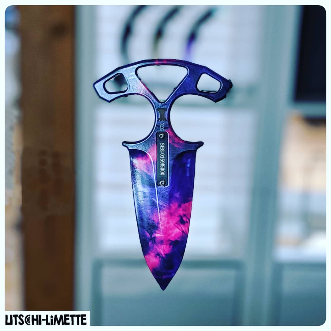 fadecase's tweet photo. Here you can see the famous 'Flying Dagger' trick! 🎩✨
📷 by @LitschiLi  💥
.
#Repost
#FadeCase #SkinsGetReal #Knifetography #ShadowDagger https://t.co/6wee92Nh3h