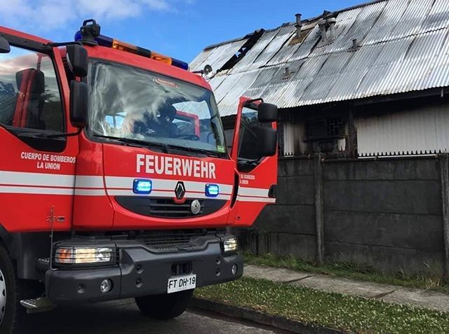FuerwehrC's tweet photo. Primera compañía "Germanía" de La Unión; móvil B-1.  #feuerwehr #bombagermania #1EFK #feuerwehrfrauen #freiwilligefeuerwehr #feuerwehrfrau #feuerwehrfrauen #erste #zweite #dritte #Man #magirus #ivecomagirus #mercedesbenz #deutsche #themachine #mack #köld https://t.co/WcLI6JDz0j