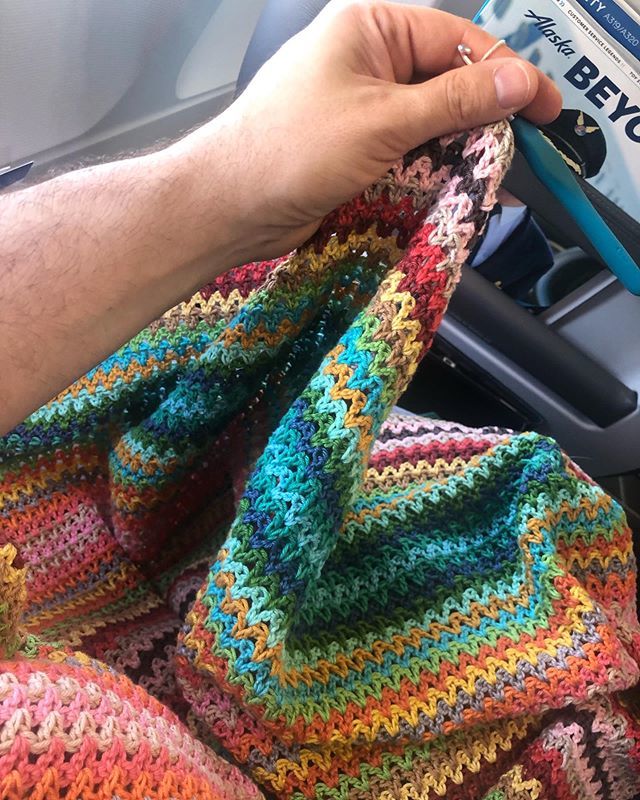 MxDomestic's tweet photo. Crocheting on my plane is my new favorite plane activity... ✈️
.
.
.
#fatquartershop @fatquartershop #chunkythread @beelori1 #crochetersofinstagram #crochetaddict #crochetlove #crochetofinstagram https://t.co/HIK4rScKHf https://t.co/ZpNvFbXrJC