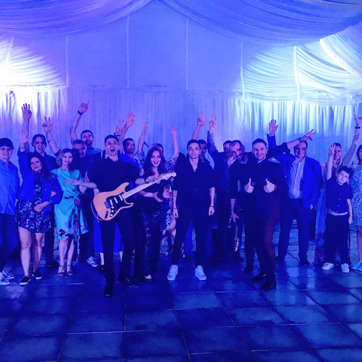 LondonJamBand's tweet photo. В пятницу мы выступили на празднике у Factum Ru. Ребята очень зажигательные! 🔥Танцевали до упаду!)🕺🏽 
Желаем успехов в бизнесе!) 😊👍🏽 
https://t.co/OdLK2BysPq

#кавергруппа #кавергруппамосква #музыканты #корпоратив #музыкантынакорпоратив #концерт #londonjam #лондонджем https://t.co/lKwCHm65Q5