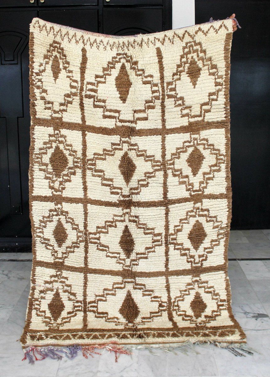 Excited to share the latest addition to my #etsy shop: Stunning Azilal rug, one of a kind handmade beauty in Morocco a Berber masterpiece 100% wool 6'6" x 3'11" / 200 cm x 120 cm etsy.me/2Ikf2wF #housewares #beniourain #arearug #moroccanrug #berberrug #runnerru