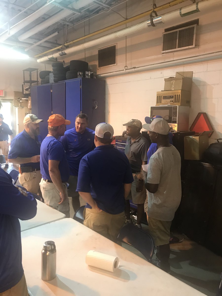 ScottStricklin's tweet photo. Hardest working crew in the @FloridaGators athletic dept is our Maintenance staff. Fun fellowship lunch today with this fantastic group that does so much behind the scenes for our athletes, staff and fans. #GoGators 👊🏼🐊 https://t.co/sWWEpdCWxq