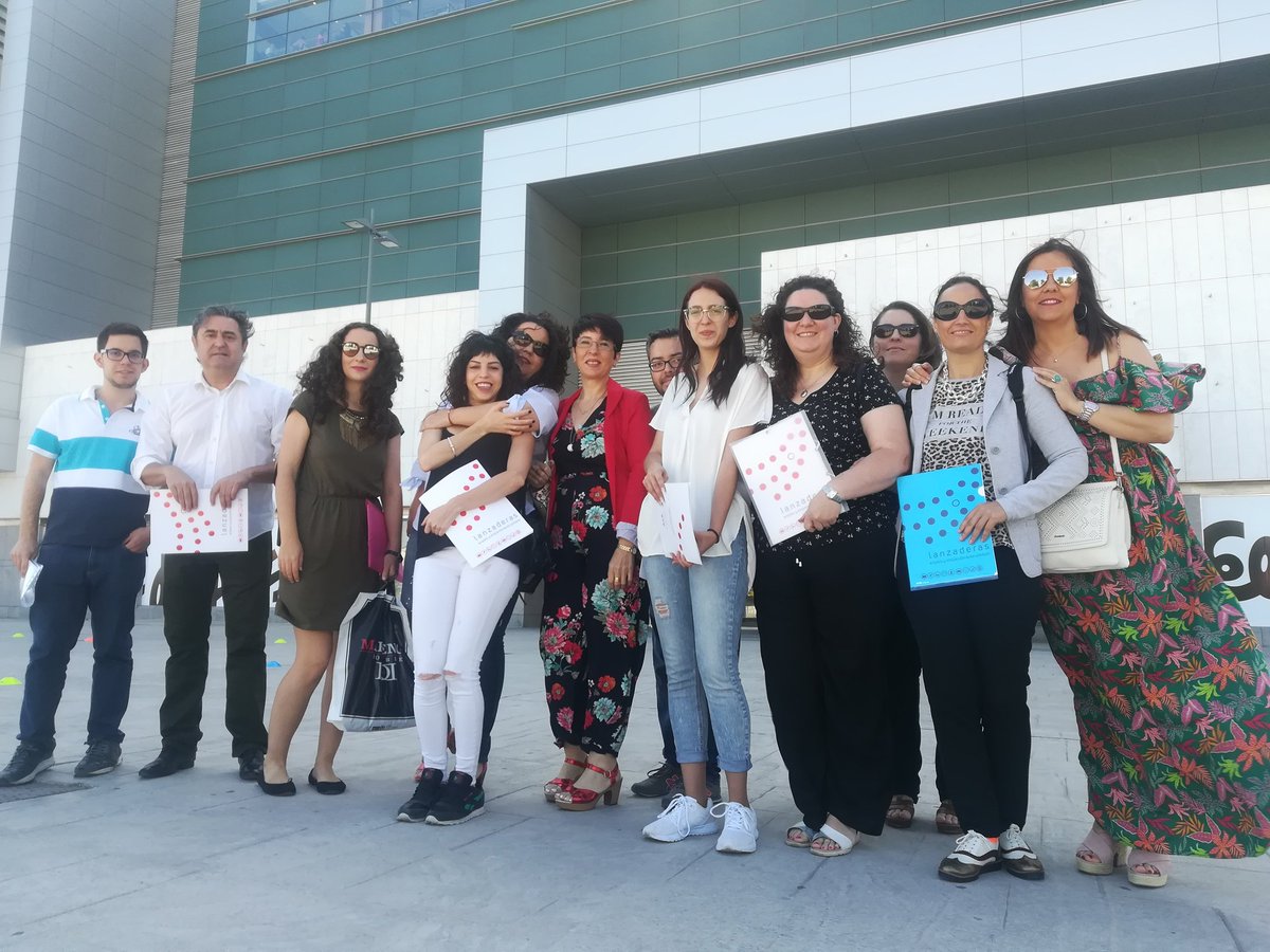 Gracias a <a href="/elcorteingles/">El Corte Inglés</a> por recibirnos <a href="/LanzaJaen/">Lanzadera de empleo Jaén 2019</a>, dar a conocer vuestra empresa, dedicarnos tiempo individual a cada uno de los componentes para conocernos y gracias a @Lanzaderas_EES por hacernos visibles.. <a href="/fundacionTef/">Fundación Telefónica</a> <a href="/FundacionSMLRPH/">Fundación Santa María la Real</a>