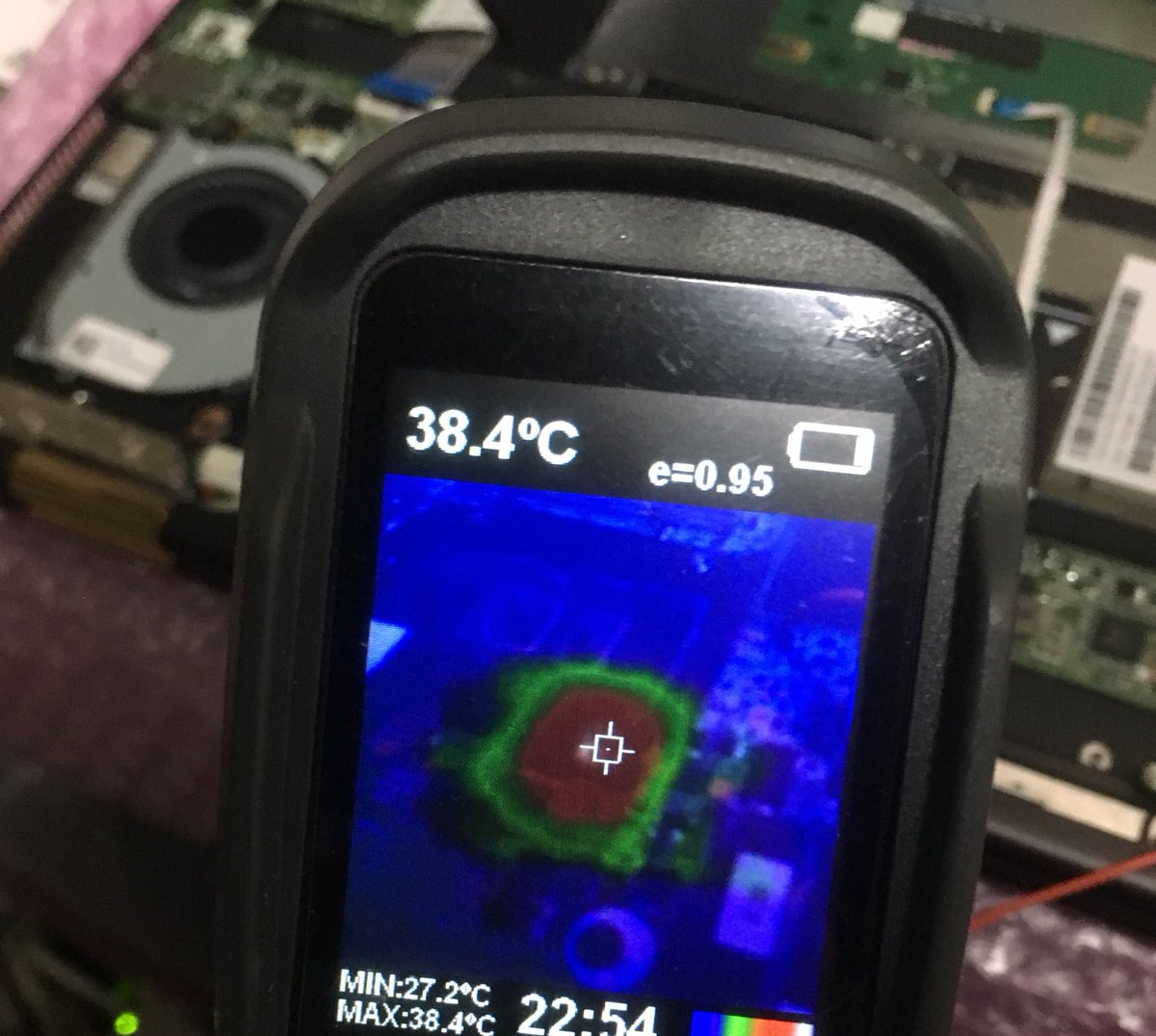 Pc修理廃人 新品ジャンクhp またもやcpu短絡 毎回毎回で嫌になってきたので何となくチップセット側を研磨してみた これだけ細かい配線が大量にされていれば壊れやすいのも当たり前に感じる リューターの振動で基板が壊れてないといいけど