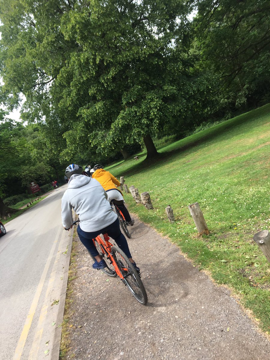 Have two great sessions with @HBVCollege today, lovely to see them enjoying themselves out in the park @ParkrideMM #InclusiveCycling #Parkride #DisabilitySport #SuttonPark 🚴‍♀️✨🌿