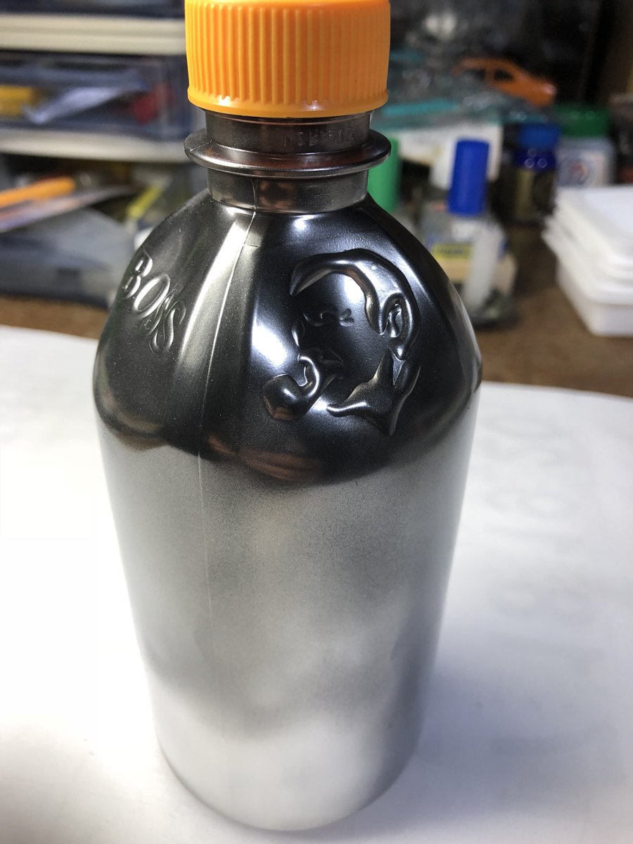 だわ Auf Twitter ハセガワ ローラt90 メッキ塗装 サフから白 黒 メッキ しました Bossのペットボトルのヒゲのオッサンのあたりが良い感じなのでメッキ試し吹きw 黒下地がくすんでると当たり前だが光りませんな 下地艶々で薄っすら一回だけ塗るのが吉ですな 勉強