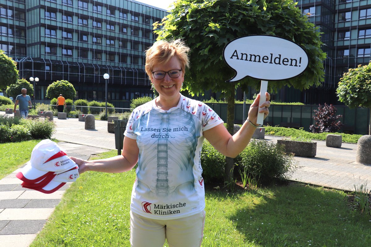 Heute ist es noch genau 1 Monat bis zum 17. AOK #Firmenlauf im Märkischen Kreis! 🏃‍♀️🏃‍Daher unser Appell an alle Kolleginnen und Kollegenen der #Märkischen  #Kliniken, die sich bis jetzt noch nicht bei Team-Kapitänin Ursula  Beranek (Foto) angemeldet haben: ANMELDEN!