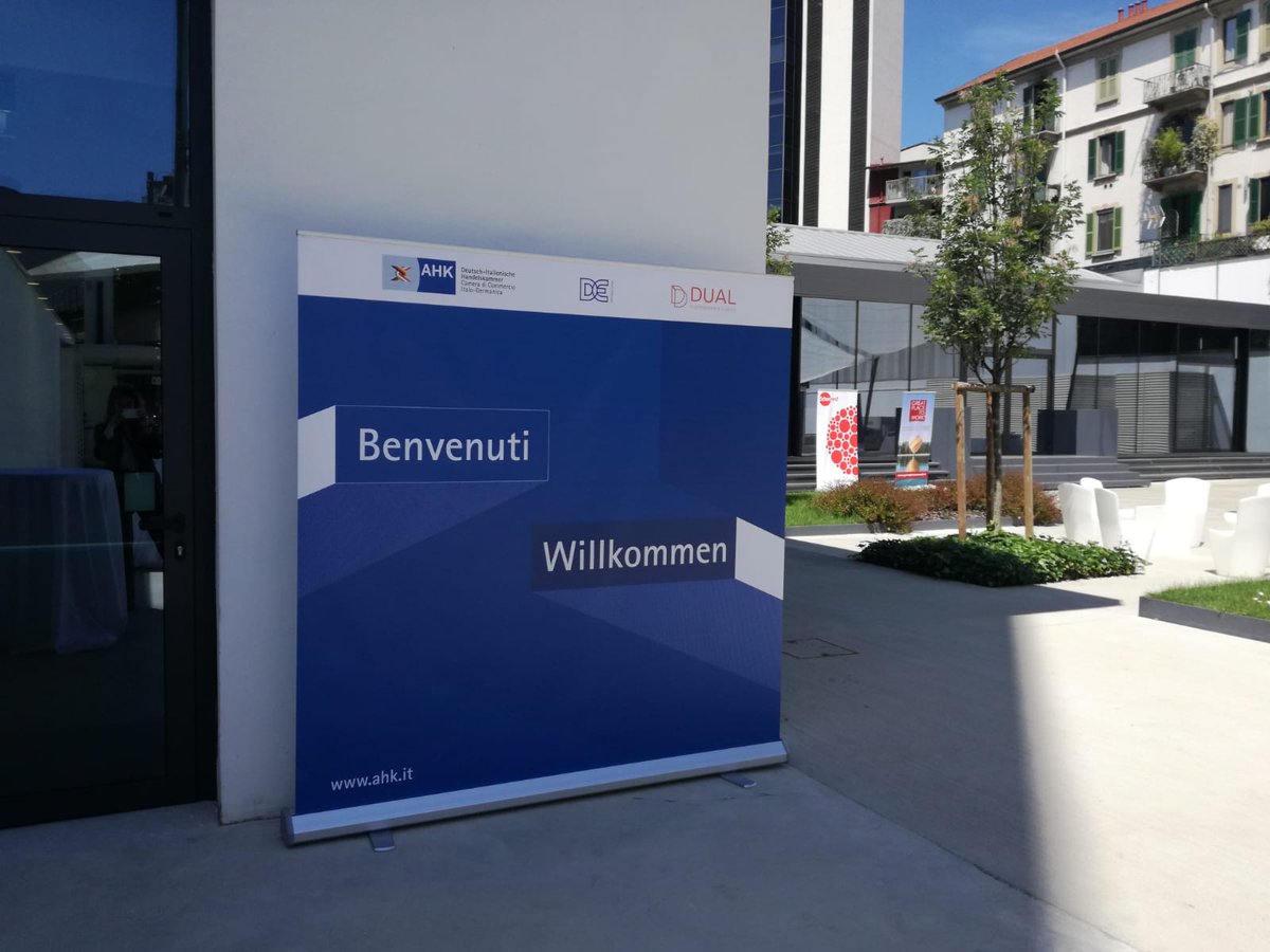 _HrPeople's tweet photo. Al #DigitalDay “HR: Work in Progress” a #Milano del 30 maggio, tra i vari temi si è parlato della #Certificazione di Professione #HR con il Presidente di #HRPeople Raffaele Ferragina
@AHK_Italien @FondazBrodolini #RisorseUmane https://t.co/5dxzqcNXuC
