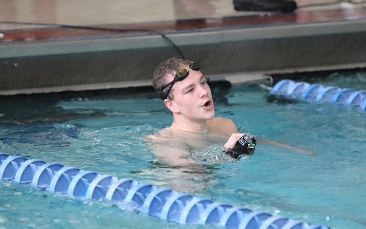 tim_tomkovicz's tweet photo. 4 years of swimming, but only 1 face https://t.co/xK9EJGcv0q