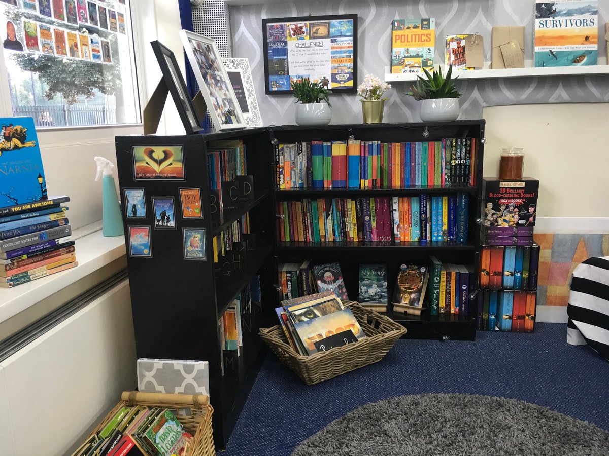imaginecentre's tweet image. Six months ago I was here to look at #readingspaces. Brilliant work at Scott Wilkie Primary. Comfortable, appealing, great range of appropriate books, celebration of reading - but most important well used by the children and teachers ⁦@TeresaCremin⁩ ⁦@jonnywalker_edu⁩