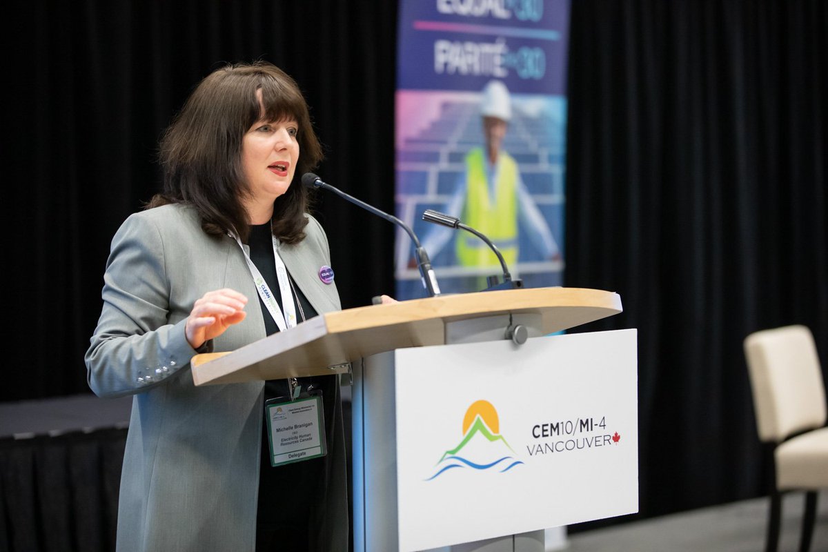 Equality_Energy's tweet photo. The event got off to a great start with our moderator Michelle Branigan (CEO of @electricityHR) introducing 🇨🇦MP Kim Rudd (@RuddKim) and Paula Estévez of the @GobiernodeChile Ministry of Energy 🇨🇱. Chile will host #CEMMI in 2020! https://t.co/FrQlECttf2