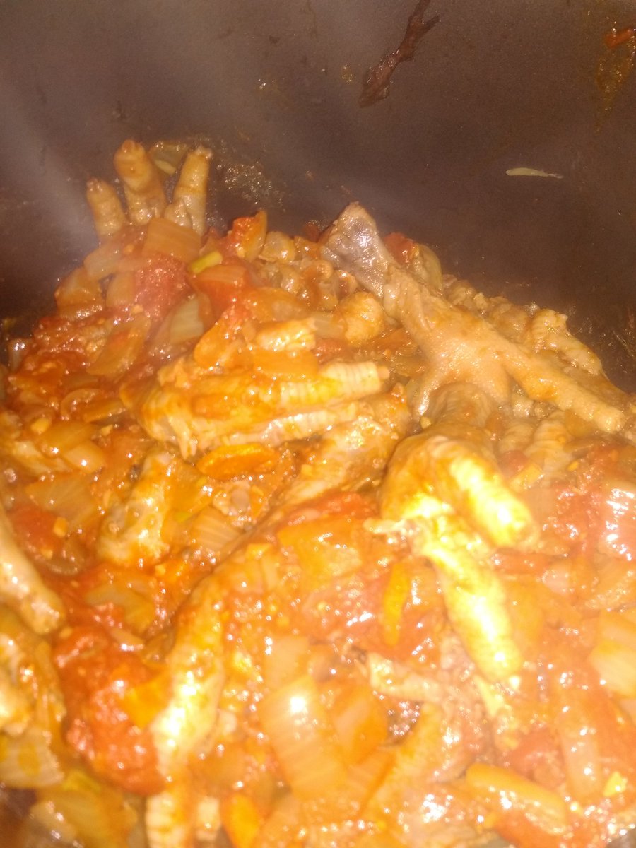 AdrienneOlivier's tweet image. Admins willing to walk the walk. Curried Chicken Feet @xeyedmess has prepared for the #AdminChallenge #BantingChallenge admin cook out #banting7daymealplan
