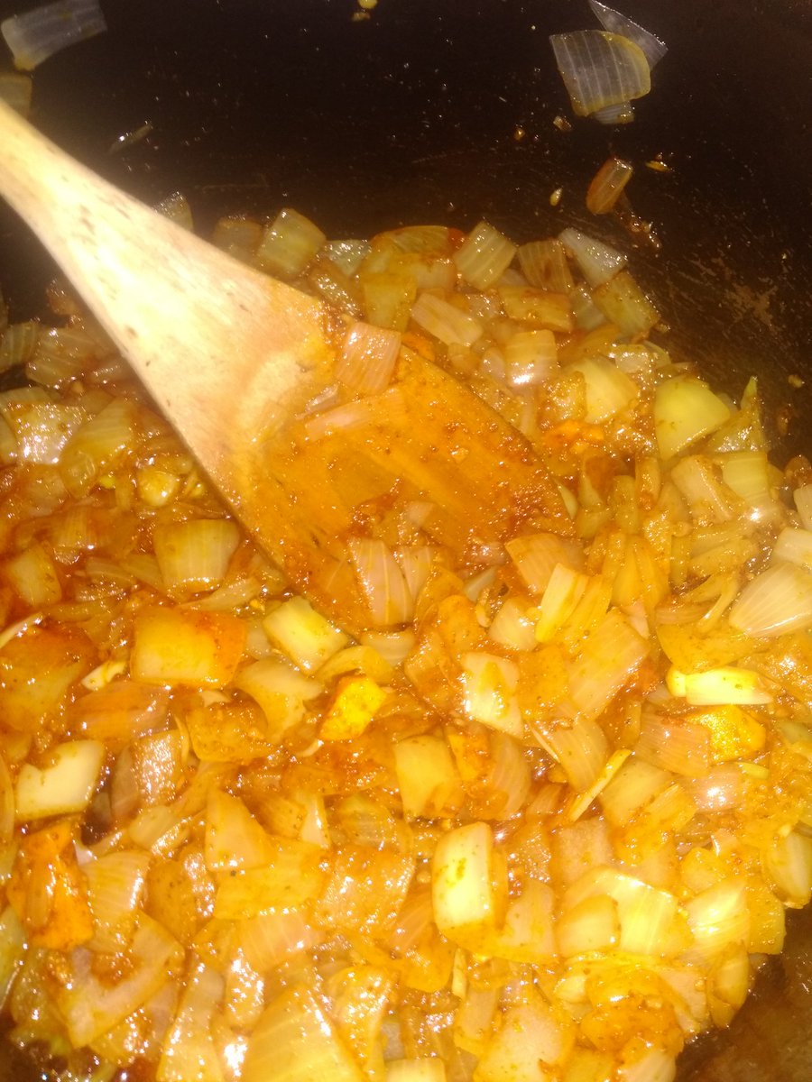 AdrienneOlivier's tweet image. Admins willing to walk the walk. Curried Chicken Feet @xeyedmess has prepared for the #AdminChallenge #BantingChallenge admin cook out #banting7daymealplan