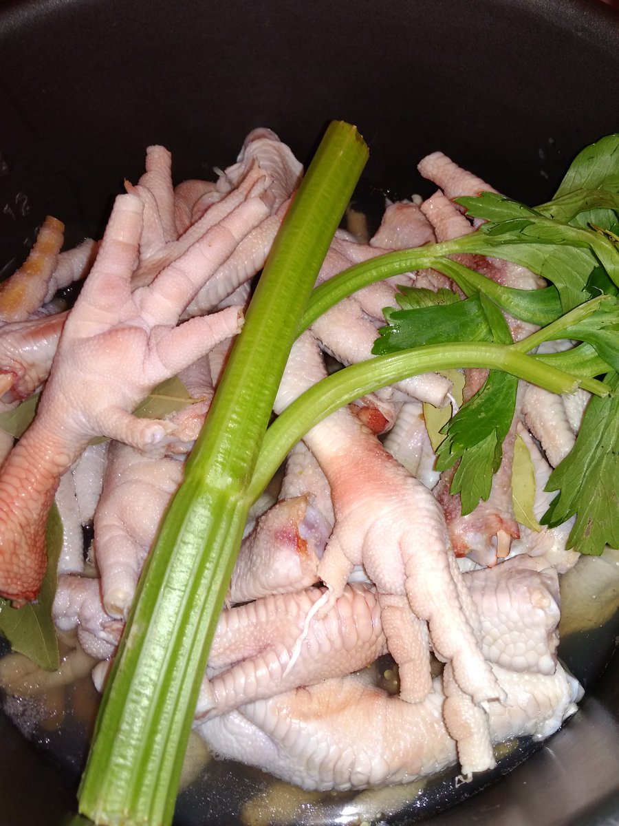 AdrienneOlivier's tweet image. Admins willing to walk the walk. Curried Chicken Feet @xeyedmess has prepared for the #AdminChallenge #BantingChallenge admin cook out #banting7daymealplan