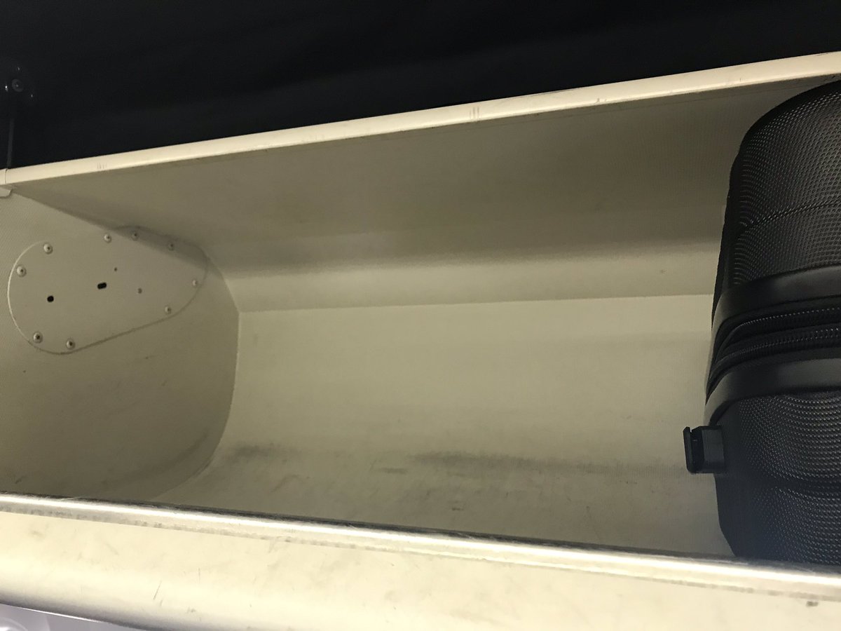 JohnineB's tweet photo. @AmericanAir yet again you have made me check a carry on bag because allegedly the overhead bin space is full. I paid for a ticket that allows for a carry on bag that has been denied. I boarded within the specified boarding time. There was ample space! Bad service. @FAANews https://t.co/EhBGNvlQ9Y