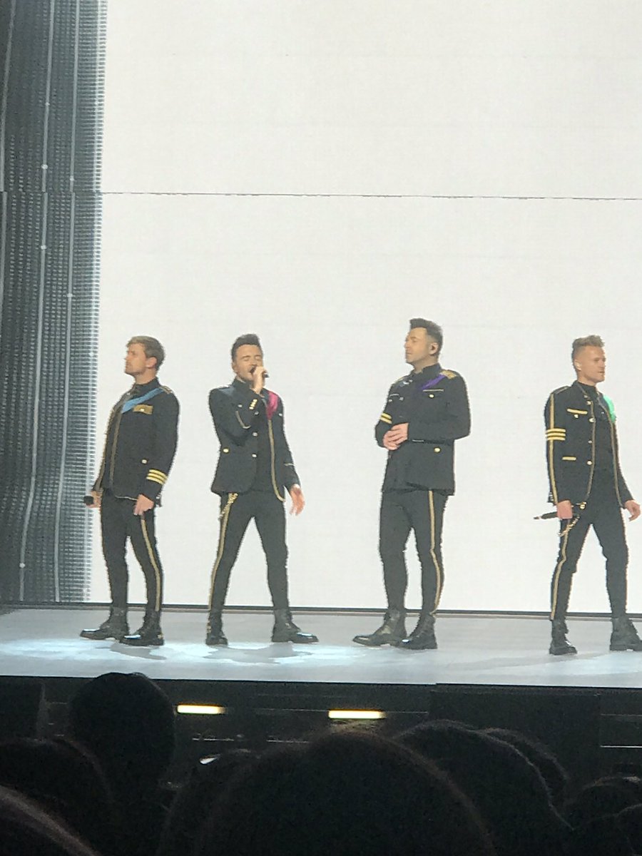 Laura23WL's tweet photo. Round 3 of my 4 Westlife shows and every night it just gets better. If anyone is going to the show tonight and see me come and say hi #Westlife #Hydro #3rdshow #livemusic https://t.co/ZtMZL5tBcb