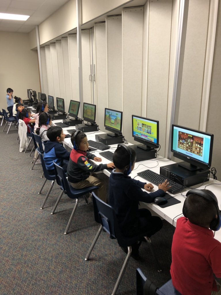 IESANCHE1's tweet photo. @Alexander_AISD #SummerSchool https://t.co/yMFhunwrr8